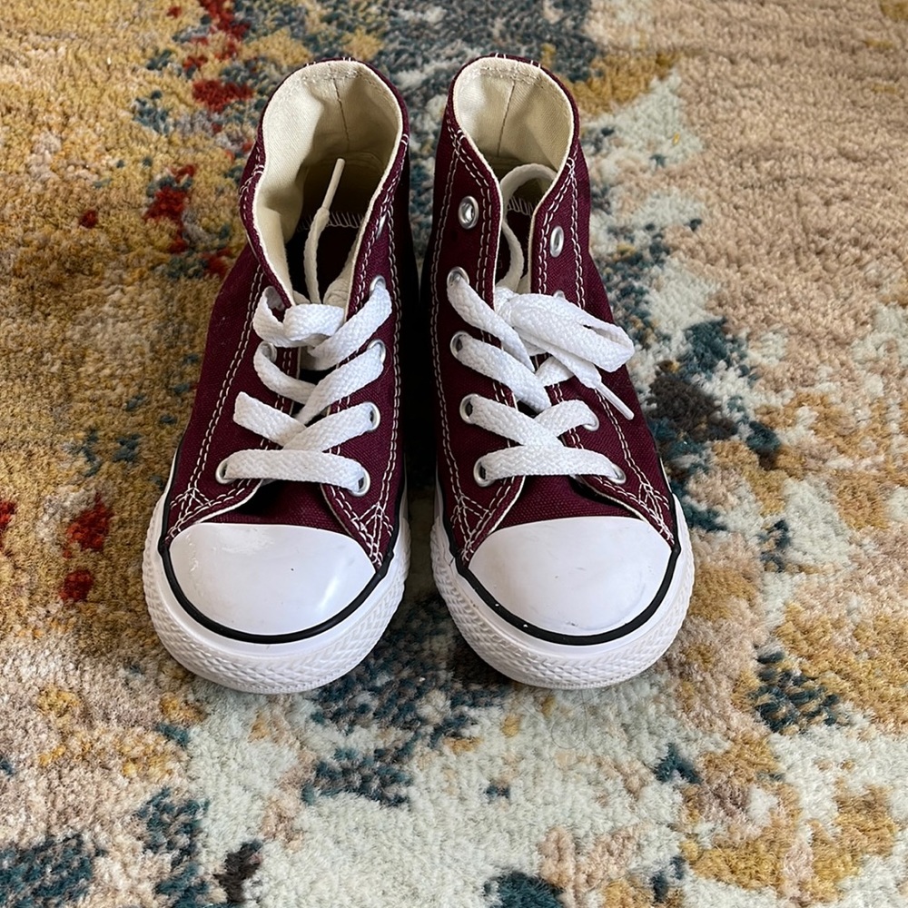 Maroon toddler converse! Size 8